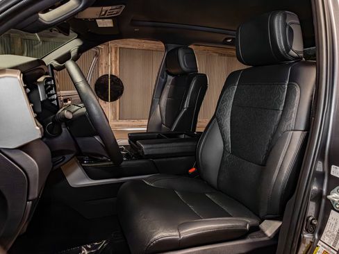 Used 2025 Toyota Tundra Limited image 20