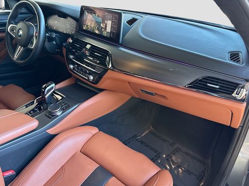 Used 2023 BMW M5 image 31