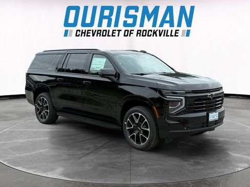 New 2026 Chevrolet Suburban RST w/ RST Capability Package AWD/4WD image 1