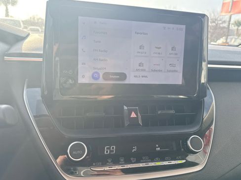 Used 2024 Toyota Corolla LE image 38