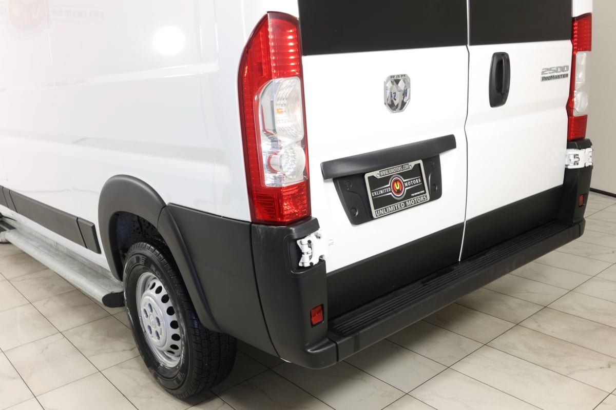 Used 2025 RAM ProMaster 2500 w/ U-Haul Equipment Group FWD image 31
