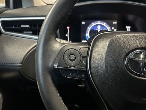 Used 2024 Toyota Corolla Cross XLE w/ Convenience Package AWD/4WD image 17