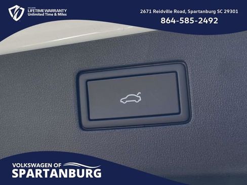 New 2026 Volkswagen Tiguan SE R-Line image 11