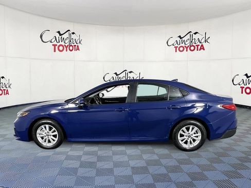 Used 2025 Toyota Camry LE image 4
