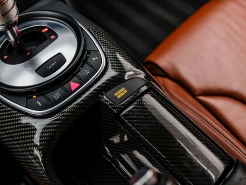 Used 2010 Audi R8 V10 image 69