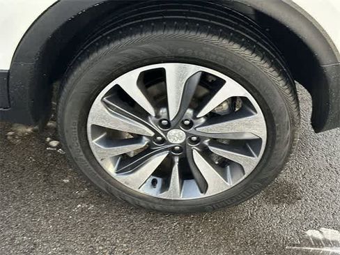 Used 2022 Buick Encore Preferred w/ Safety Package image 5