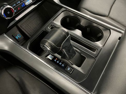 Certified 2022 Ford F150 Lariat w/ Equipment Group 502A High image 27