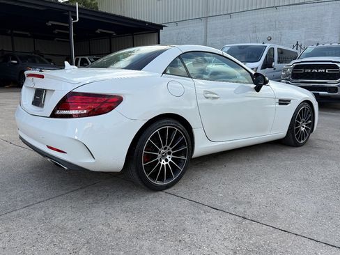 Used 2018 Mercedes-Benz SLC 300 w/ Premium 1 Package image 4