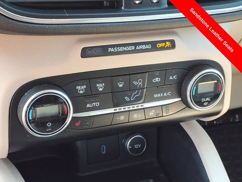 Used 2020 Ford Escape Titanium AWD/4WD image 23