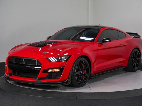 Used 2021 Ford Mustang Shelby GT500 w/ Carbon Fiber Handling Package RWD image 6