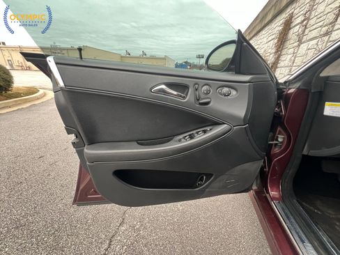 Used 2006 Mercedes-Benz CLS 500 w/ AMG Sport Pkg image 46