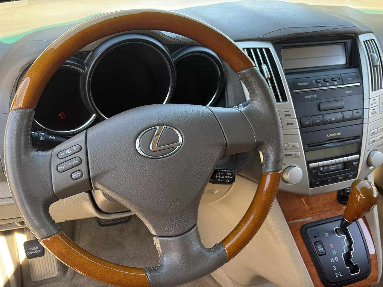 Used 2004 Lexus RX 330 FWD image 11