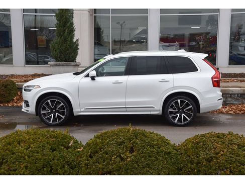 Certified 2023 Volvo XC90 B5 Plus image 7