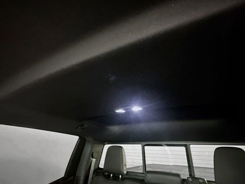 Used 2021 Chevrolet Silverado 1500 High Country image 21