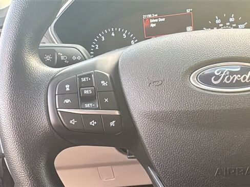 Used 2022 Ford Escape SE image 15