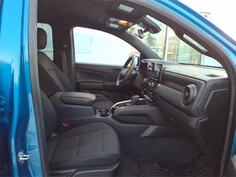 Used 2023 Chevrolet Colorado Trail Boss w/ Technology Package image 18