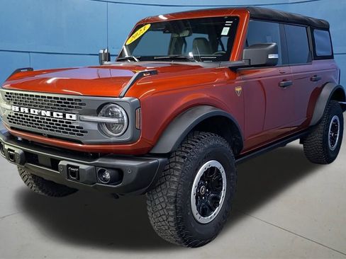 Used 2023 Ford Bronco Badlands image 4
