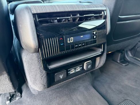 Used 2023 Jeep Wagoneer L Series II image 21