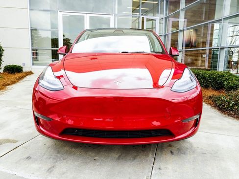 Used 2021 Tesla Model Y Long Range image 7