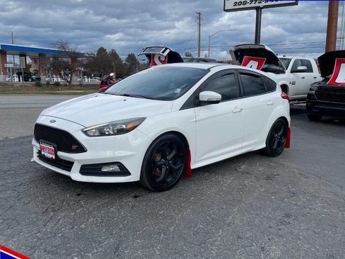 Used 2016 Ford Focus ST w/ Equipment Group 401A image 1