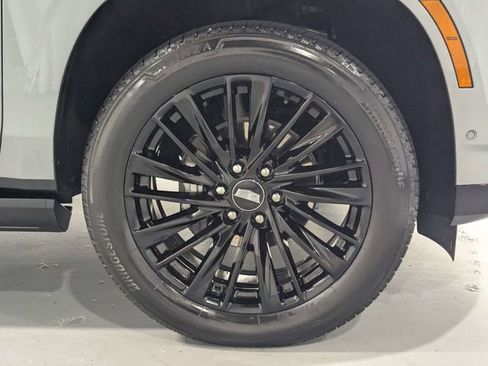 Used 2026 Cadillac Escalade Luxury image 32