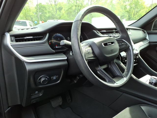Certified 2024 Jeep Grand Cherokee Altitude AWD/4WD image 14