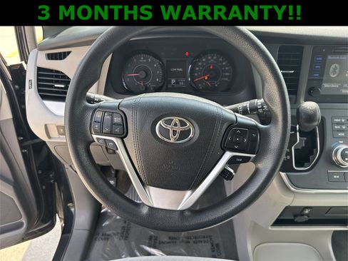 Used 2017 Toyota Sienna LE image 15