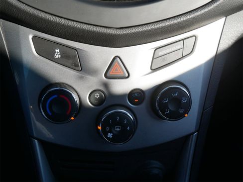 Used 2015 Chevrolet Trax LT w/ LT Plus Package image 18