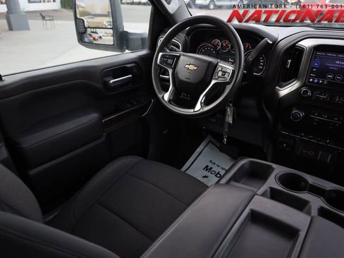 Used 2021 Chevrolet Silverado 2500 LT image 18