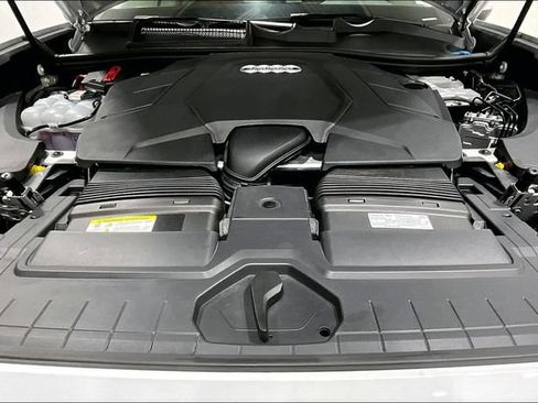 Certified 2023 Audi Q8 Premium Plus AWD/4WD image 6
