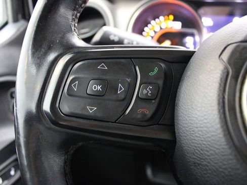 Used 2020 Jeep Gladiator Sport w/ Technology Group AWD/4WD image 36