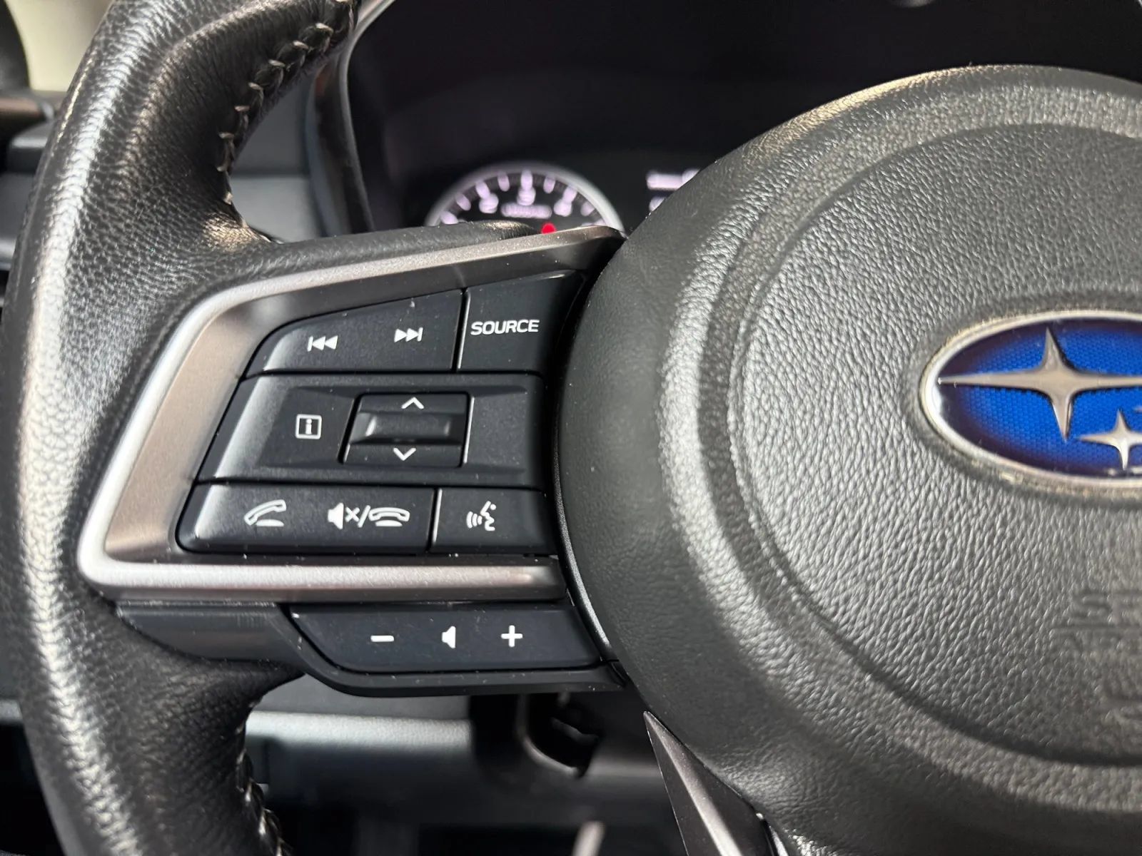 Used 2024 Subaru Outback Premium AWD/4WD image 27
