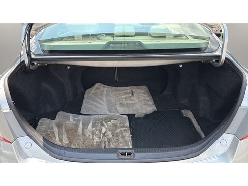 Used 2010 Toyota Camry LE FWD image 16