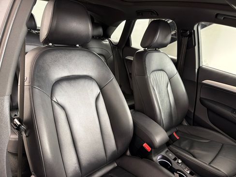 Used 2018 Audi Q3 2.0T Premium w/ Convenience Package AWD/4WD image 24