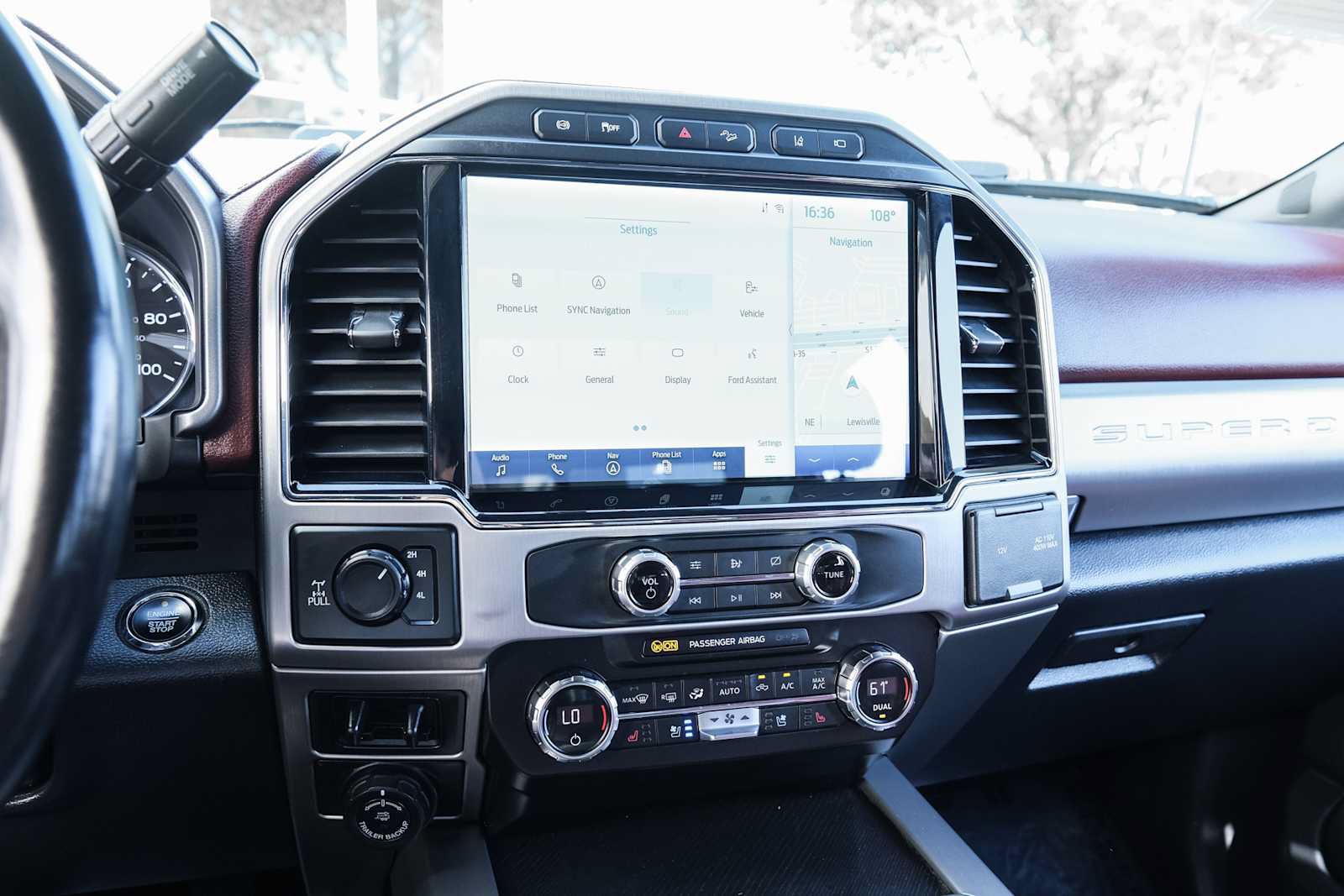 Used 2022 Ford F250 Platinum w/ FX4 Off-Road Package AWD/4WD image 44