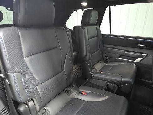 Used 2024 Toyota Sequoia Platinum image 17