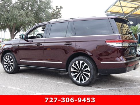 Used 2024 Lincoln Navigator Reserve image 7