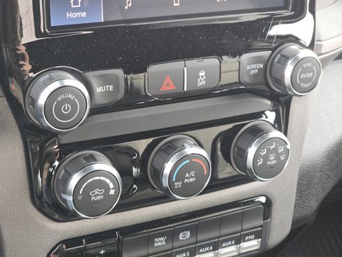 New 2026 RAM 5500 Tradesman w/ Chrome Appearance Group AWD/4WD image 29