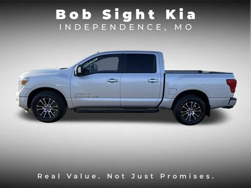 Used 2020 Nissan Titan SV w/ SV Convenience Package image 6