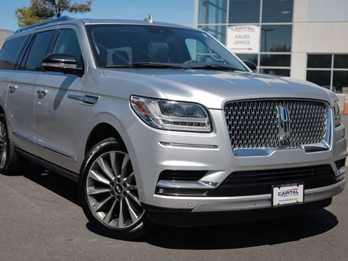 Used 2018 Lincoln Navigator L Select w/ Technology Package AWD/4WD image 7