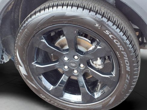 Used 2024 Ford Explorer ST-Line w/ Class IV Trailer Tow Package AWD/4WD image 8