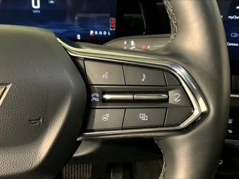 Used 2025 Chevrolet Equinox LT AWD/4WD image 19