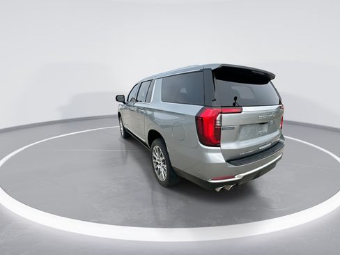Certified 2025 GMC Yukon XL Denali w/ Denali Reserve Package AWD/4WD image 6
