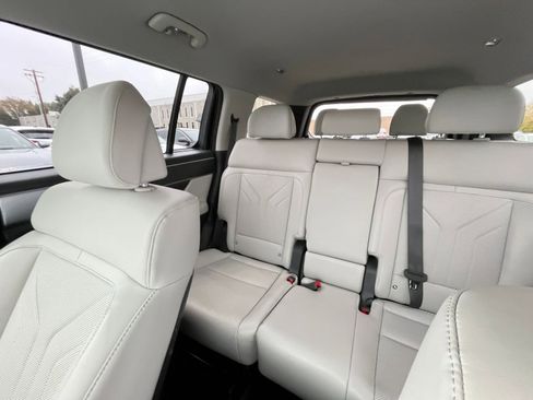 Used 2025 Hyundai Santa Fe SEL AWD/4WD image 78