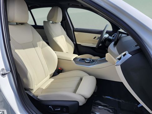 Certified 2025 BMW 330i Sedan w/ Premium Package image 23