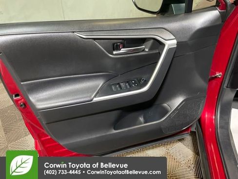 Used 2021 Toyota RAV4 XLE image 10