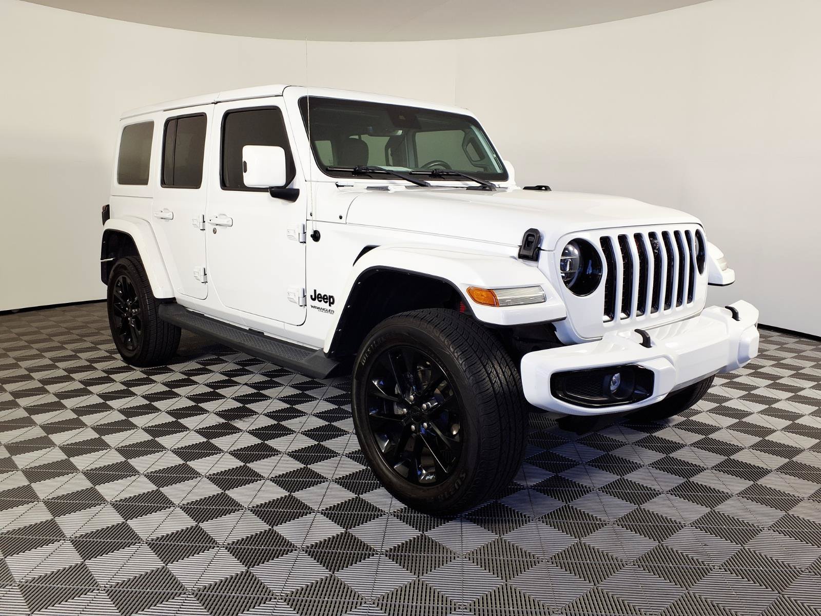 Used 2021 Jeep Wrangler Unlimited Sahara AWD/4WD image 3
