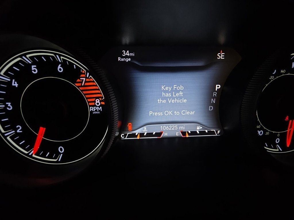 Used 2019 Jeep Cherokee Limited w/ Luxury Group AWD/4WD image 15