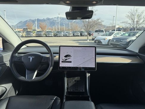 Used 2020 Tesla Model 3 Long Range image 19