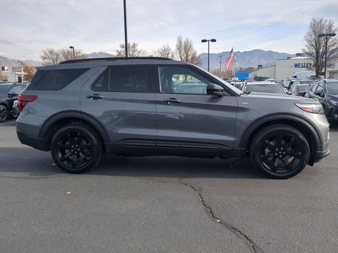 Used 2023 Ford Explorer ST-Line w/ Class IV Trailer Tow Package image 2